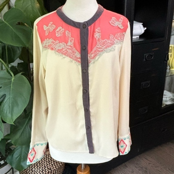 Tops - 🌸 Red Ranch Embroidered Western Blouse - Women’s L